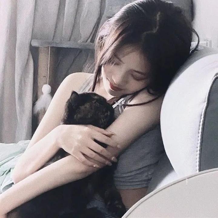 红色机尾